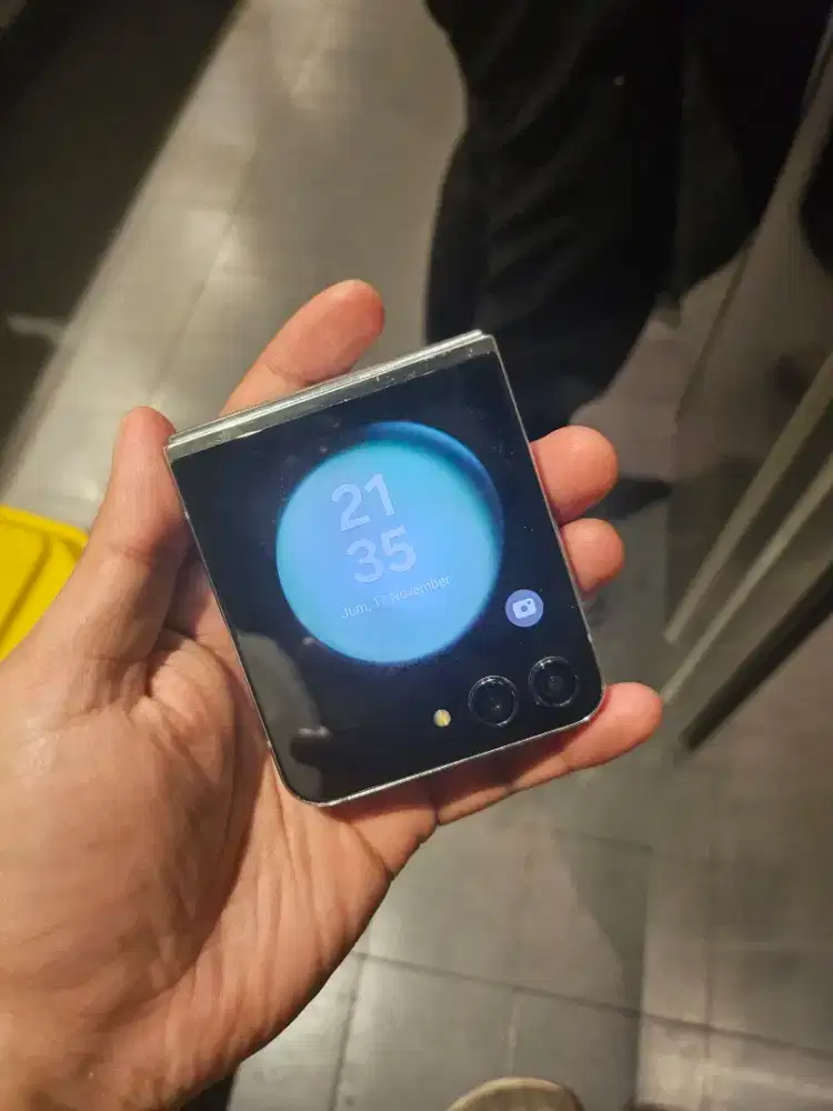 Samsung Z flip 5 8/256