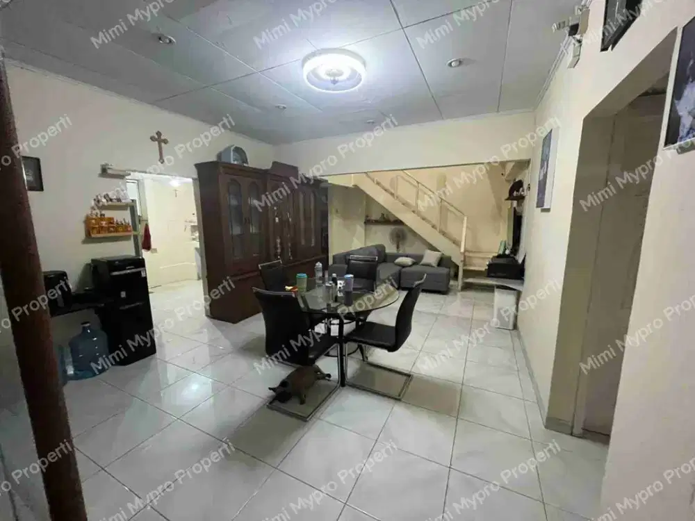 Dijual Cepat Rumah Rapi Siap Huni di Taman Kota Jakarta Barat