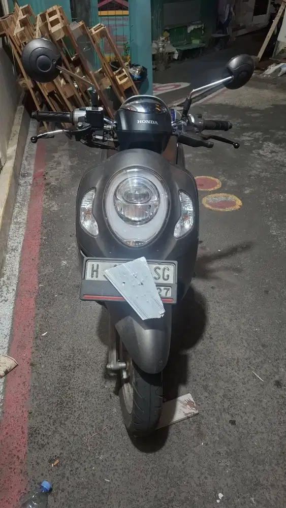 Jual Scoopy tahun 2022 warna coklat