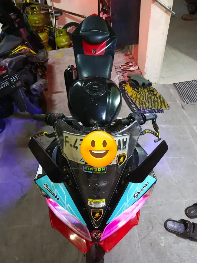 Yamaha R15 V2 2016