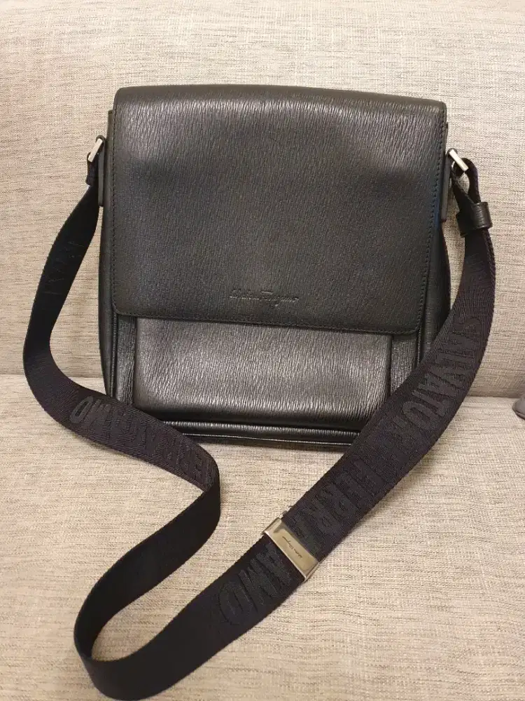 Tas Pria Salvatore Ferragamo