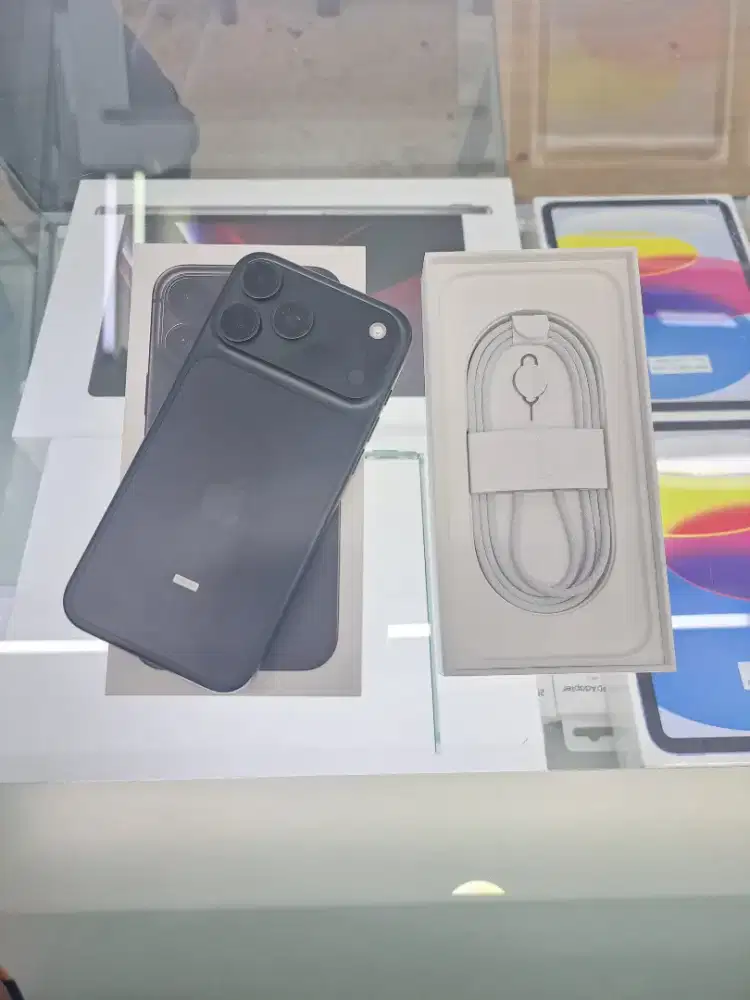 Second IPhone 18 Pro Max 512GB Black IBOX ON Mulus Like New Nego