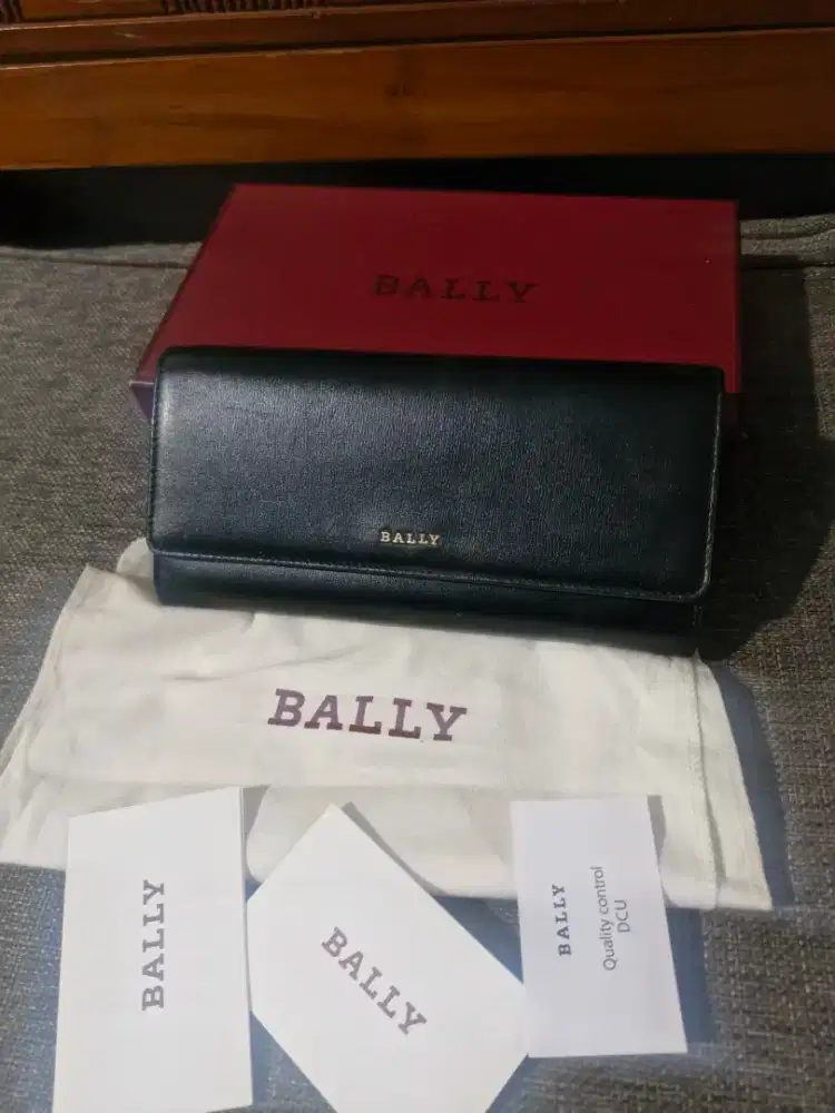 Preloved dompet panjang Bally original lengkap