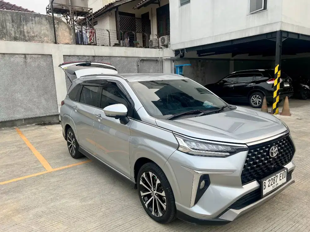 DIJUAL! TOYOTA VELOZ Q AT 2022 — FULL SERVICE TOYOTA, BEBAS LAKA & BAN