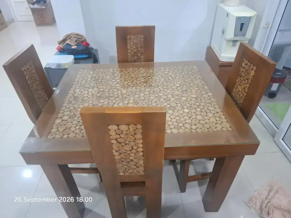 Meja Makan Kayu Jati