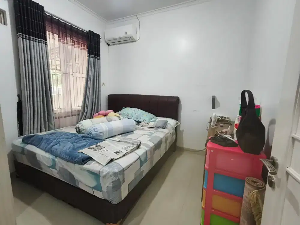 Tempat Tidur Merek Elite Ukuran 180×200
