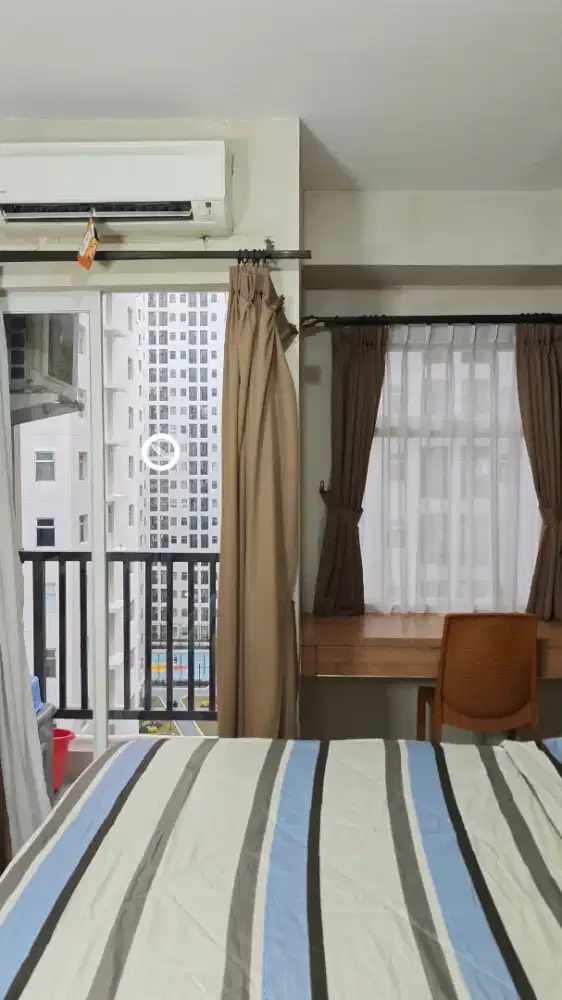 Apartemen nyaman dengan fasilitas olahraga lengkap, di tengah kota