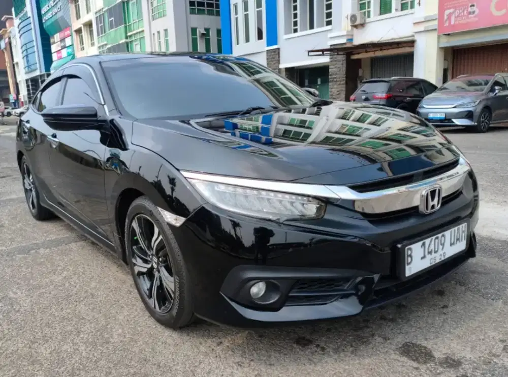 CIVIC Sedan 1.5 ES AT 2018 TDP20jt Honda Civic ES Matic Automatic