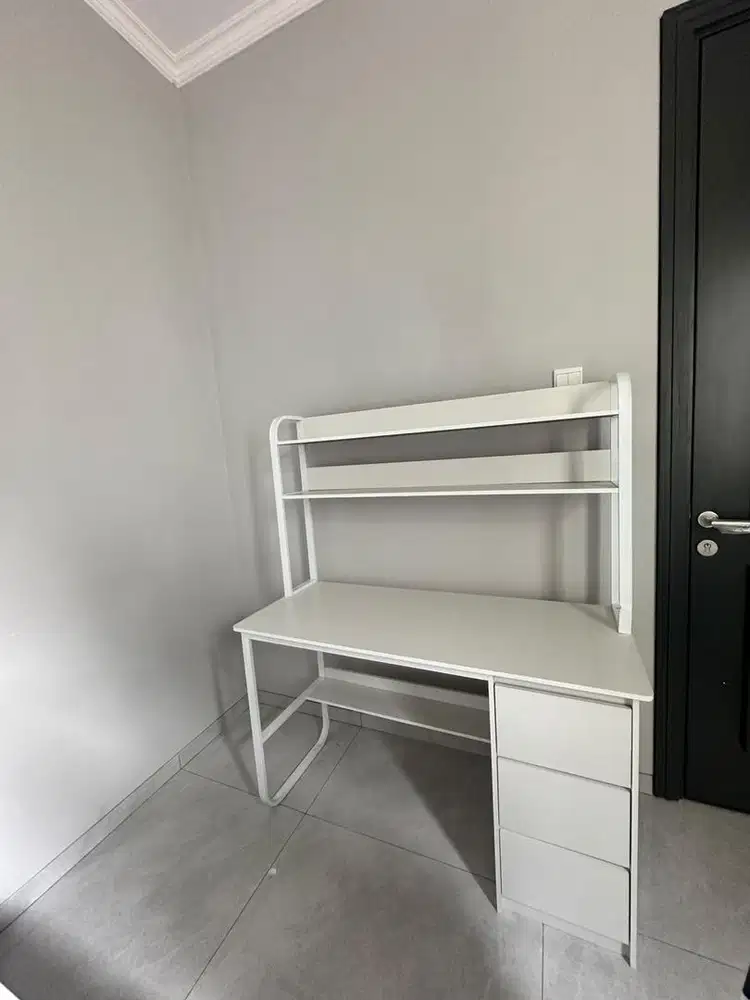 Di jual meja kerja / meja belajar premium baru masih segel