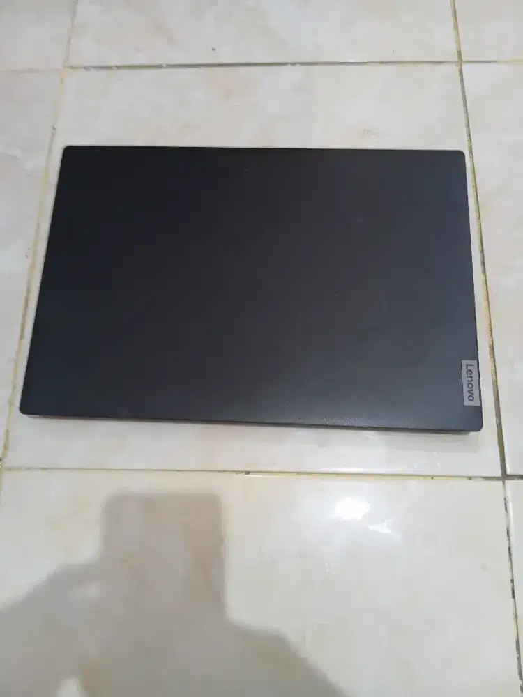 Laptop lenovo ideapad slim 3, Ram 4gb internal 512gb