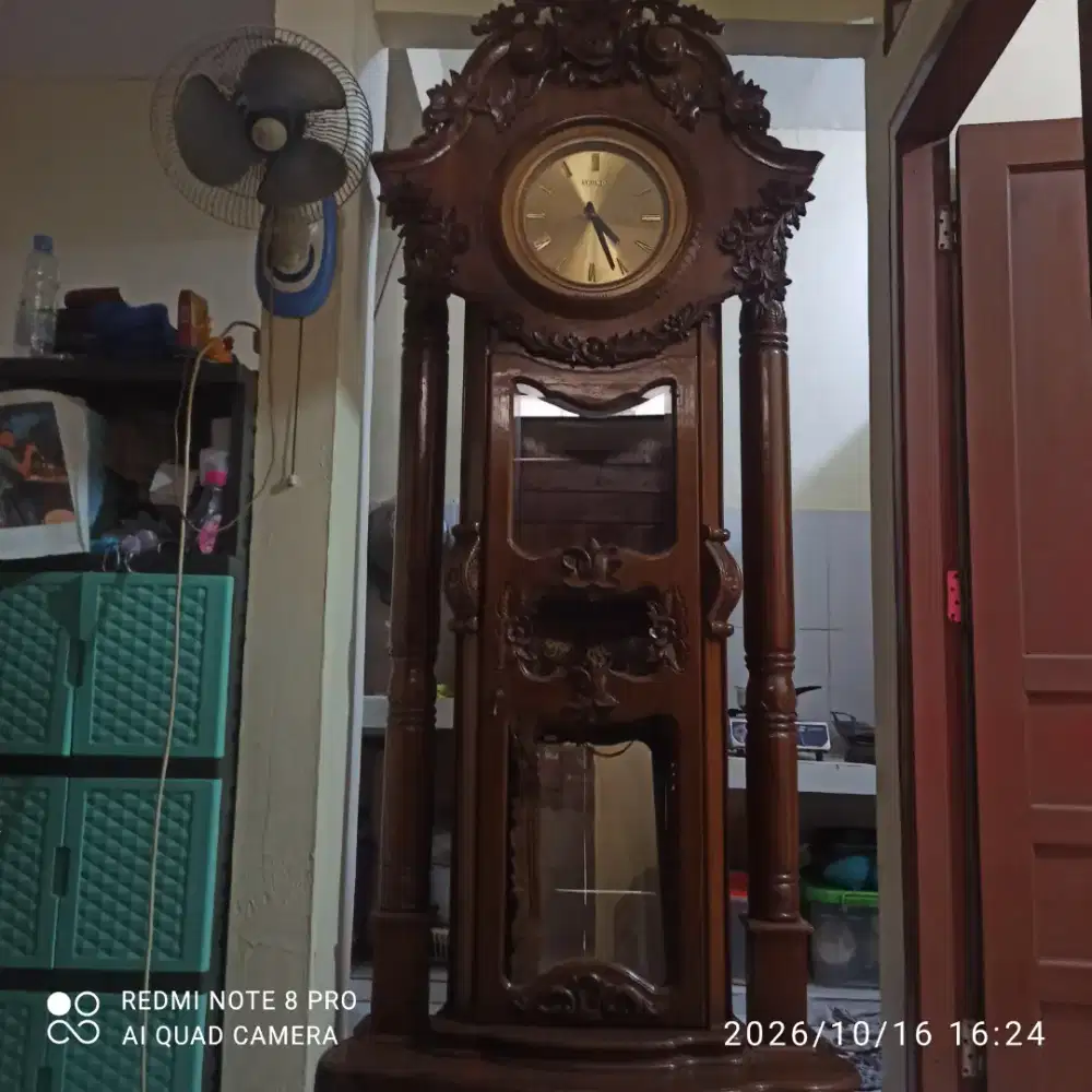 Jam hiasan jati