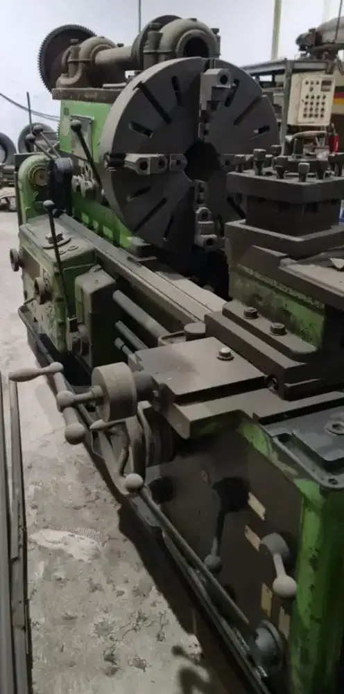 Dijual mesin bubut eropa panjang 2 meter
