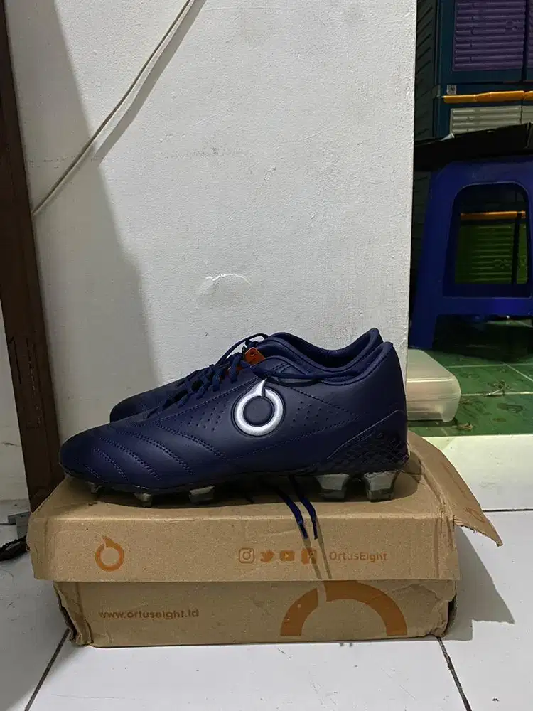 sepatu sepak bola ortuseight new