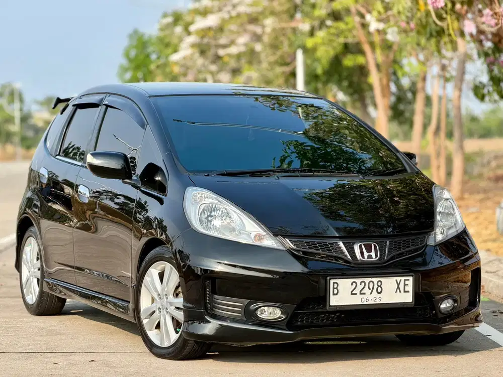 DP 14 jt! Honda Jazz RS Matic 2011 MMC Antik Spt Baru!!