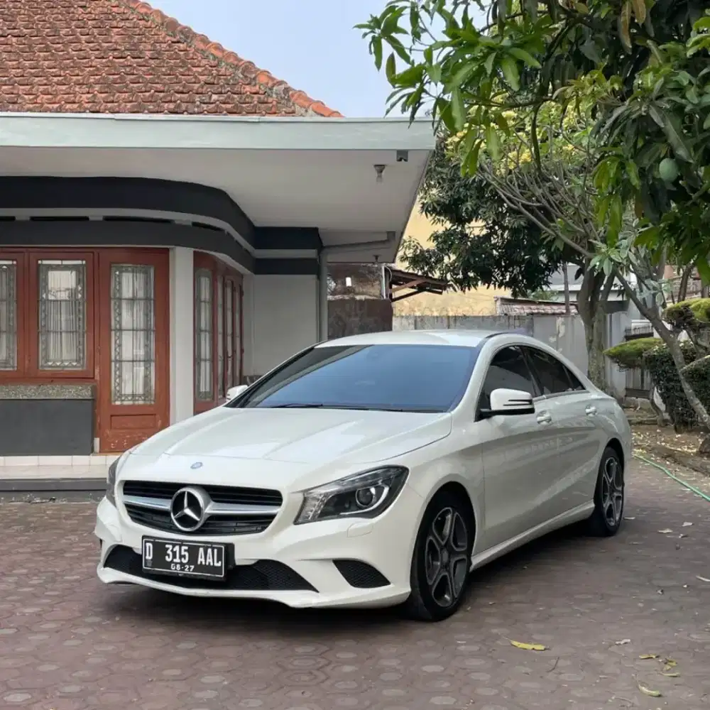 Mercedes-Benz CLA200 2016 Urban
KM 100 rb