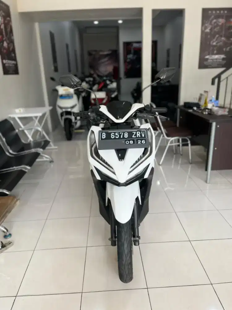 Dijual motor Honda Vario 125 cbs iss 2021