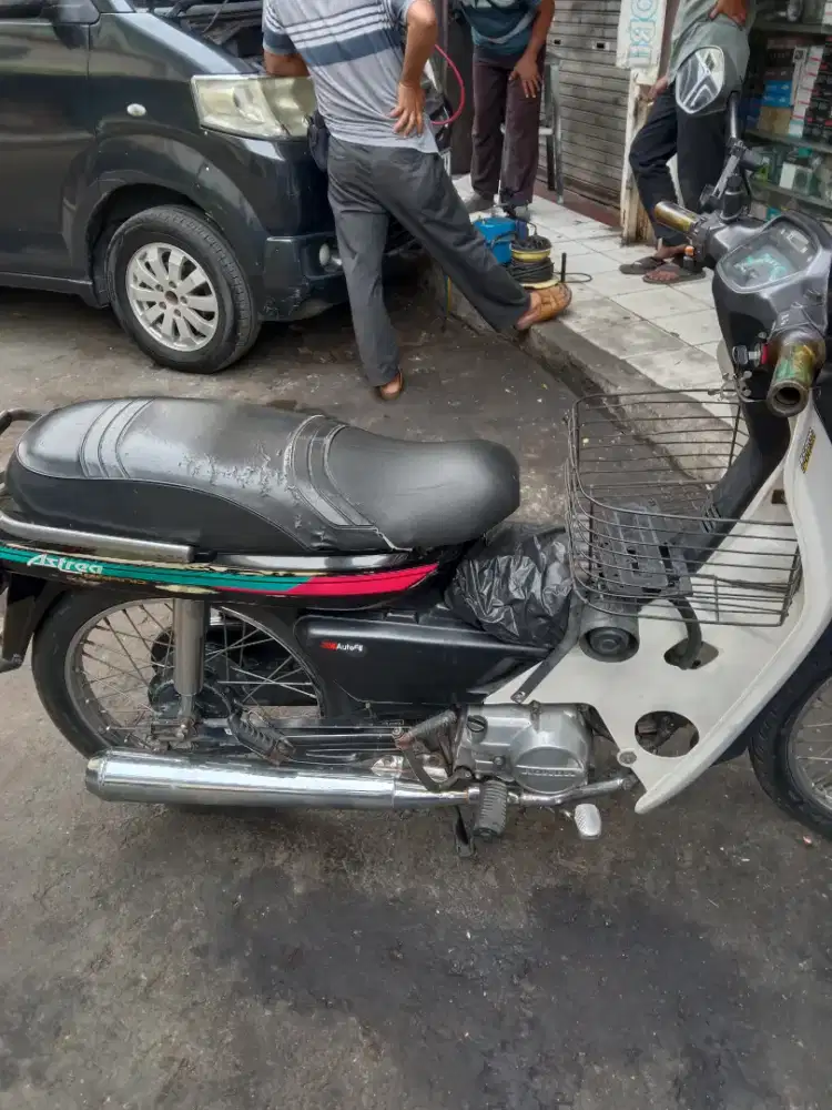 Dijual motor Honda grand 1993 asli bulus