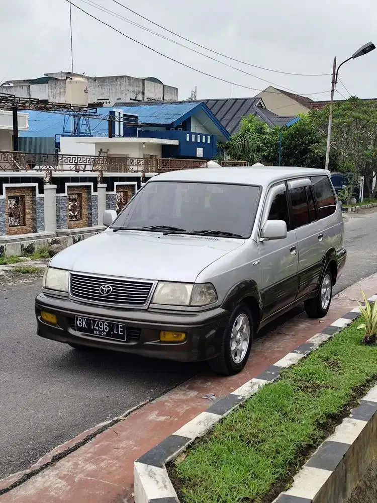 Toyota Kijang 2000 Bensin