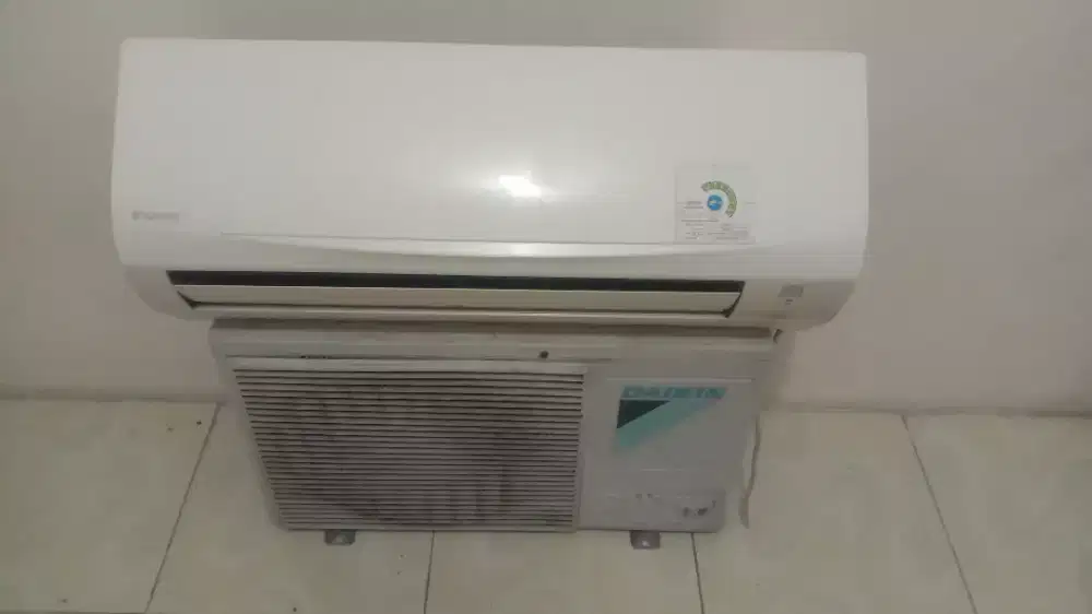 Daikin 0,5pk + pasang bergaransi