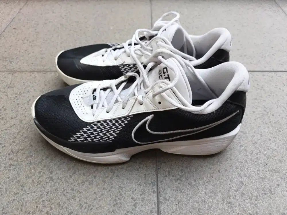 Sepatu Basket GT Cut Academy, size 47,5