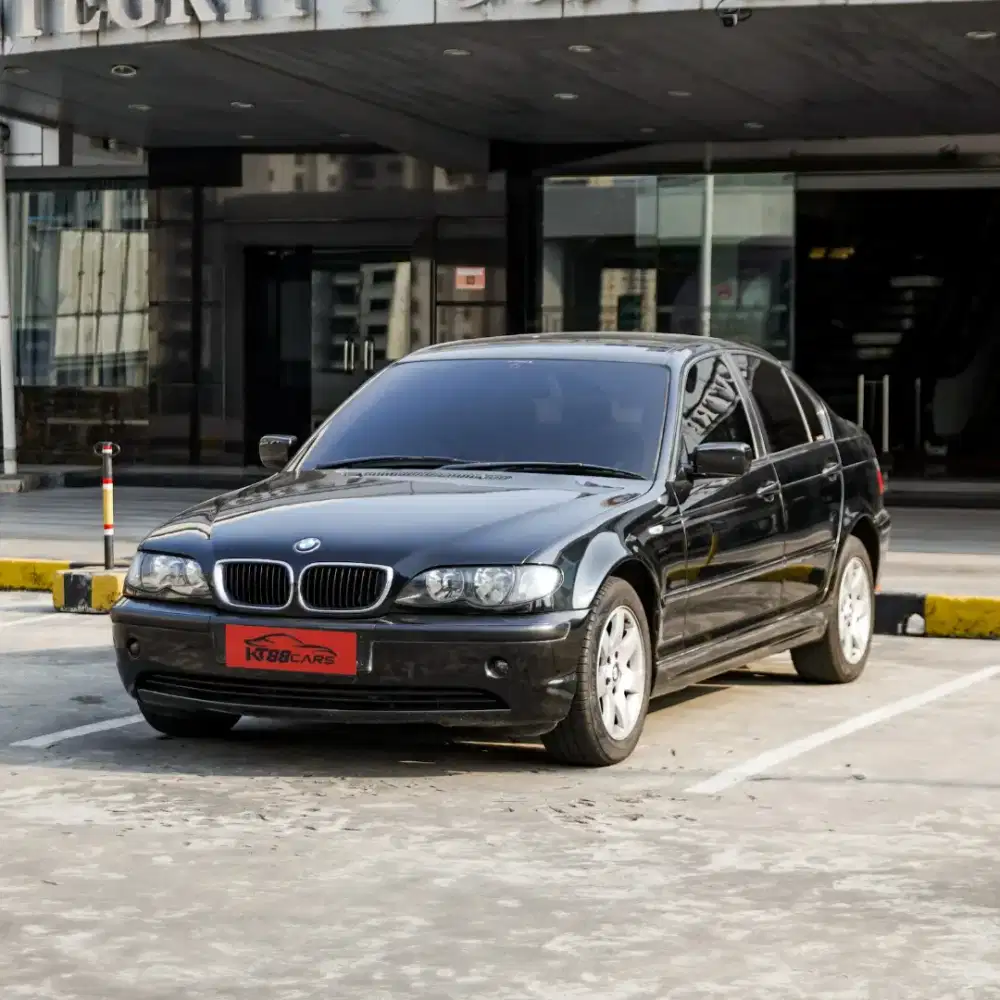 BMW 318i (E46) 2005 Hitam , kondisi masih bagus terawat