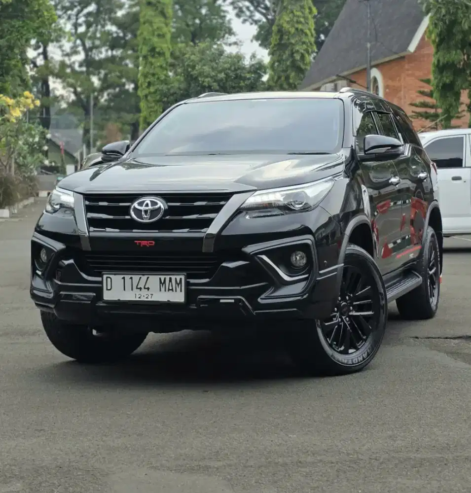 FORTUNER VRZ TRD 2.4 AT 2019 KM 36rb RECORD TOYOTA BANDUNG