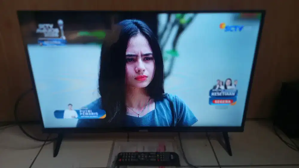 Tv led Akari android Qled 32inchi likenew