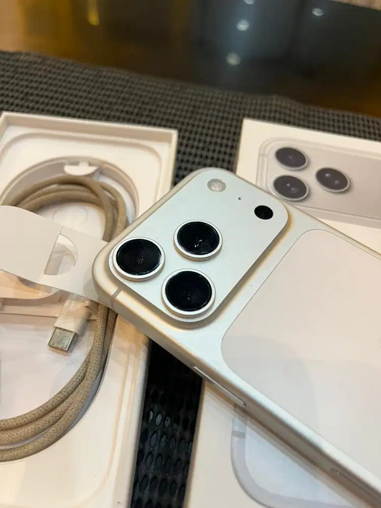 Sebulan pakai iBox iPhone 17 Pro 256Gb Silver Fullset