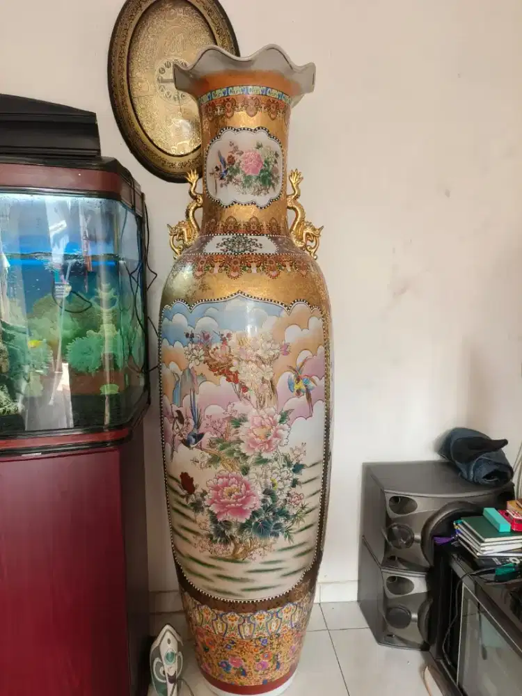 Guci dan Patung Kuda pajangan