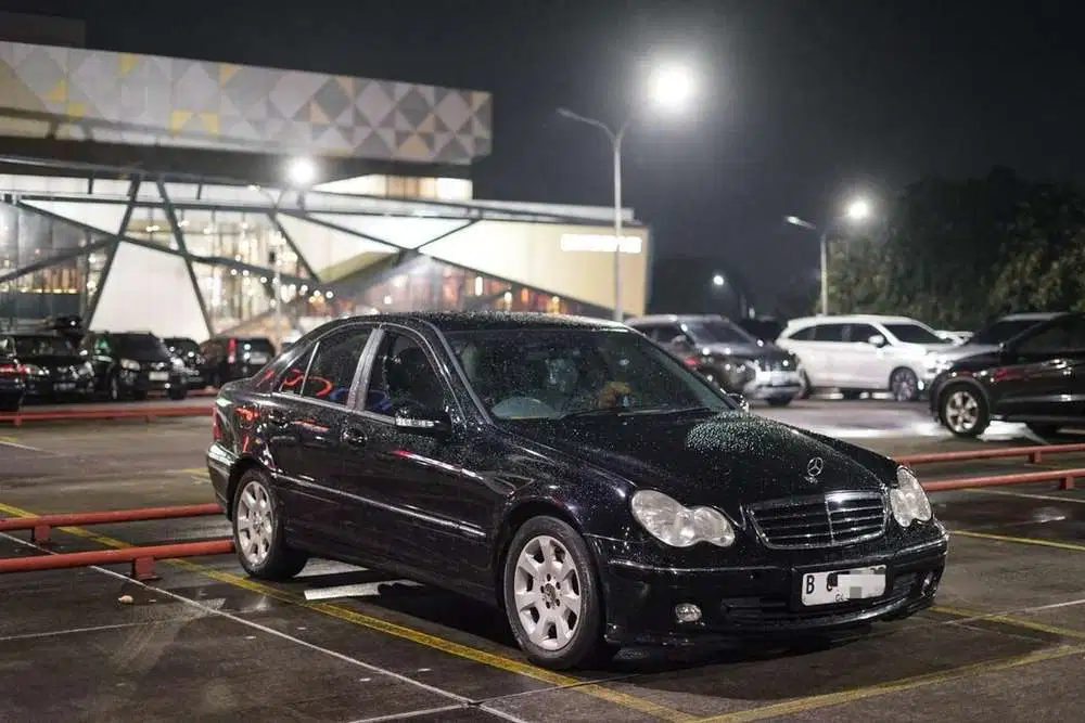 Mercedes-Benz C230 2005 Bensin