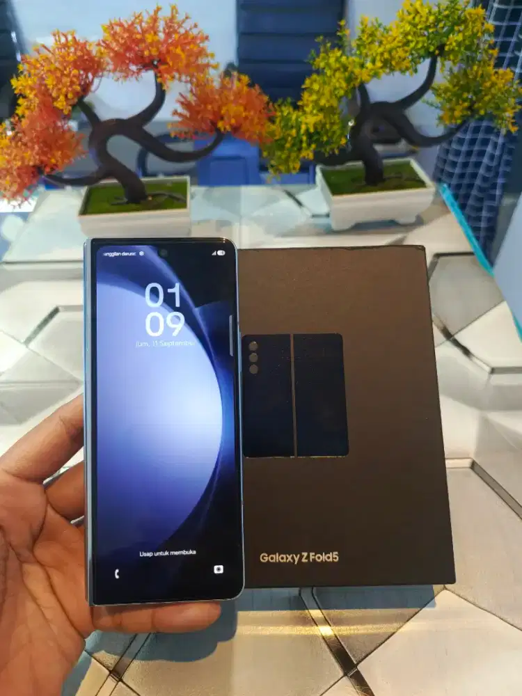 SAMSUNG Z FOLD 5 5G RAM 12/512GB ORIGINAL SEIN MULUS NORMAL

TAMPILAN