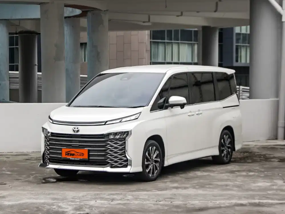 Voxy 2.0 at 2023 Putih  Tdp bisa 20jt