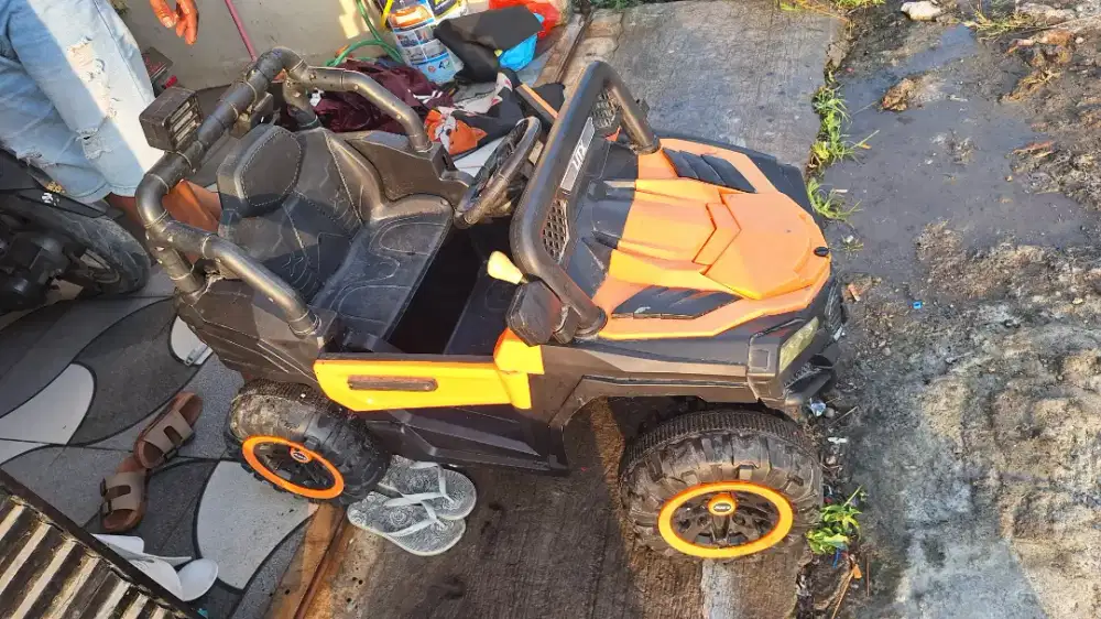 Mobil aki anak bekas