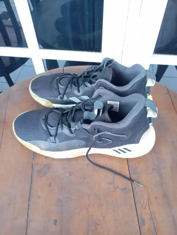 Sepatu Basket Adidas Harden Stepback 3, size 47,5