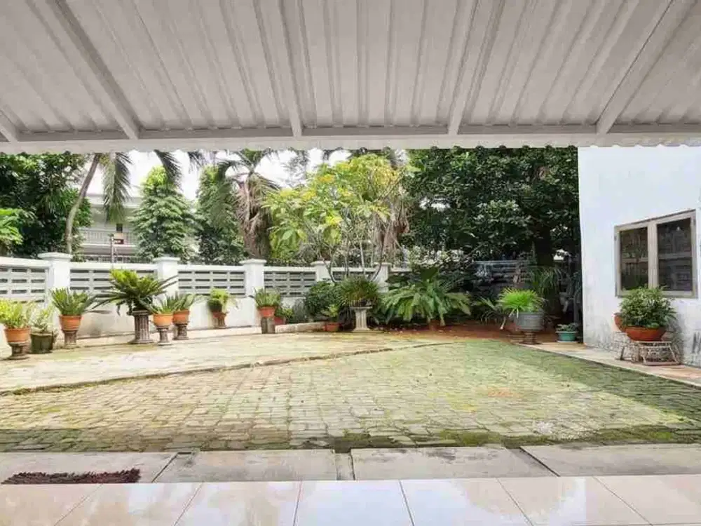 Rumah Dijual di Bintaro. Sektor 9. Dekat Fasilitas Umum