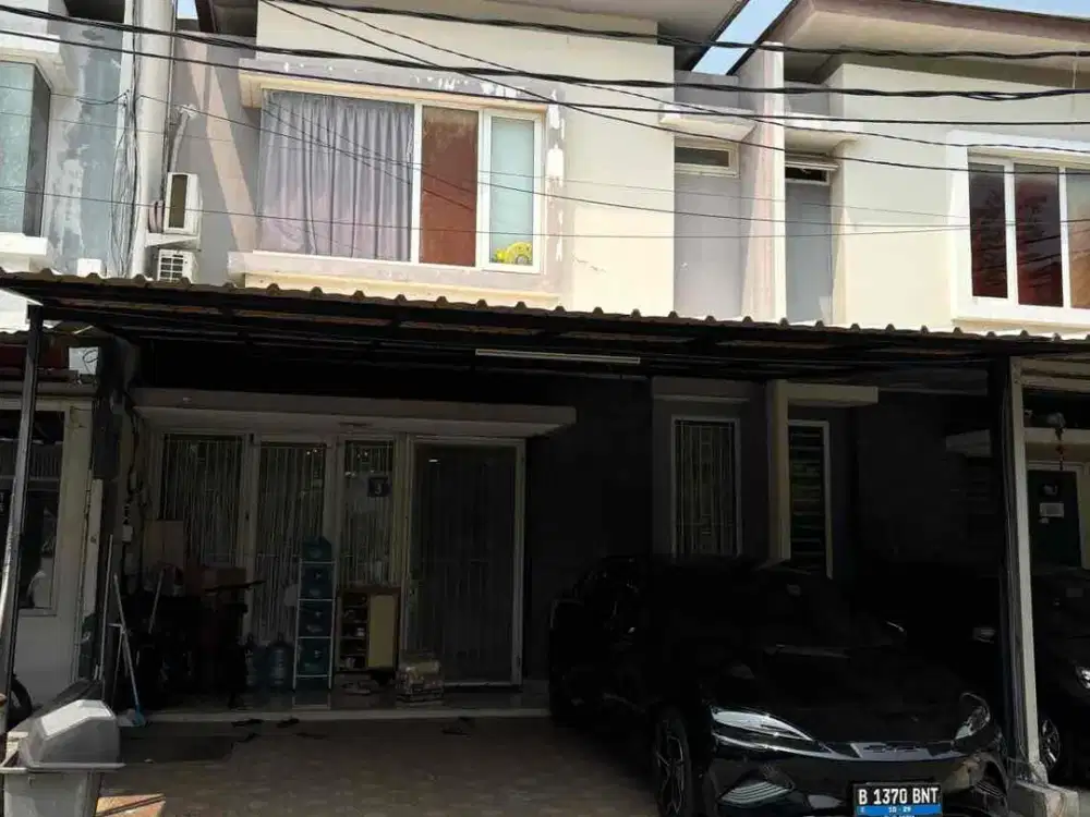 Dijual Rumah 2,5 lt 6 x 12 m2 di Green Court Cengkareng posisi Tusuk sate Shm hadap Timur laut ada 2 kt 2 km semi furnished, Ayo survey & nego!!