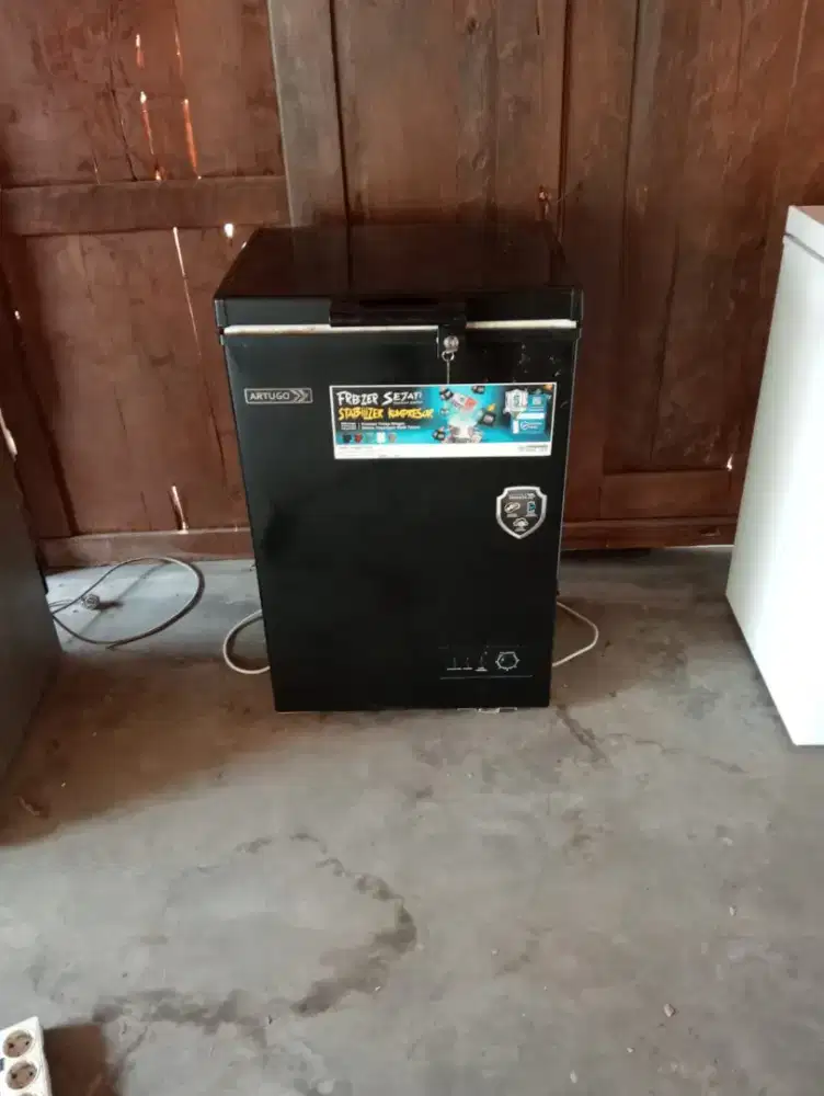 Freezer bekas masih bagus, normal dingin brrrrrr