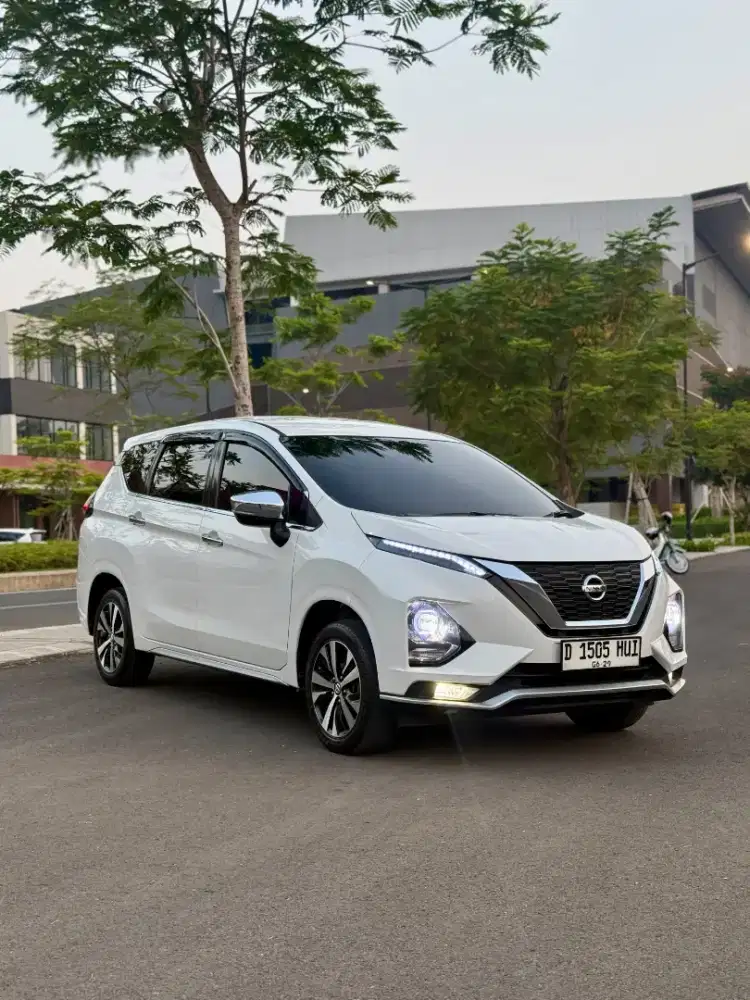 Nissan Livina VL Automatic 2019