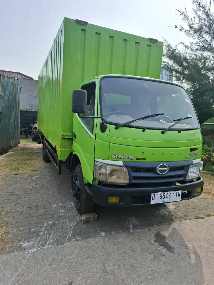 Hino Dutro type 130.MDL.Long Chasis ( surat 2 asli Long ) Box Contener