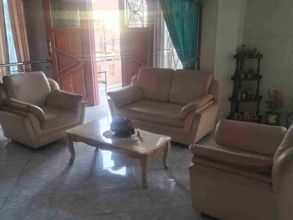 Rumah nyaman area komplek