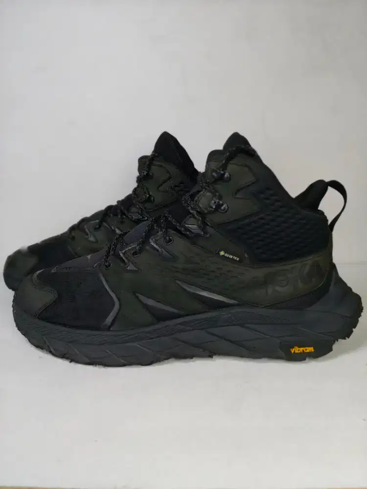 HOKA ONE ONE ANACAPA GTX FULLBLACK bukan Nike, new balance, adidas