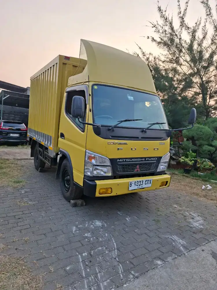 Mitsubishi Colt Diesel CANTER.FE.71. Engkel 4 Ban Box Contener Cargo