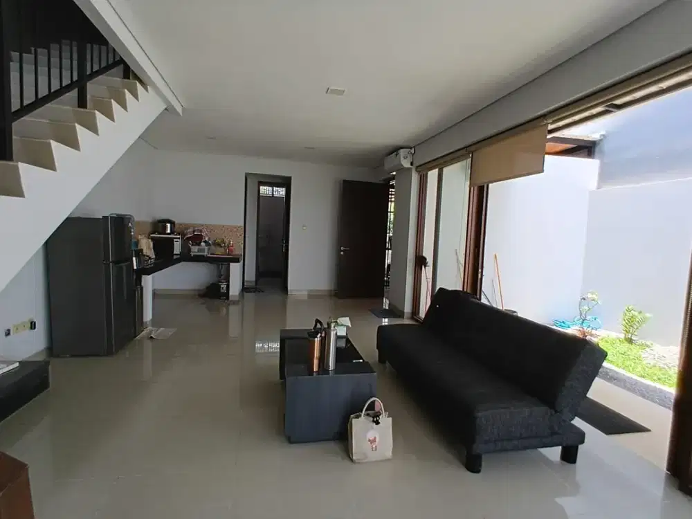 Rumah Full Furnished di Buah Batu Square