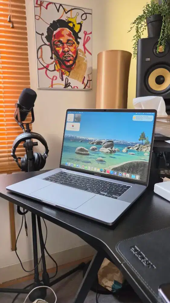 Macbook Pro 2016 16 i7 16/512gb cakep