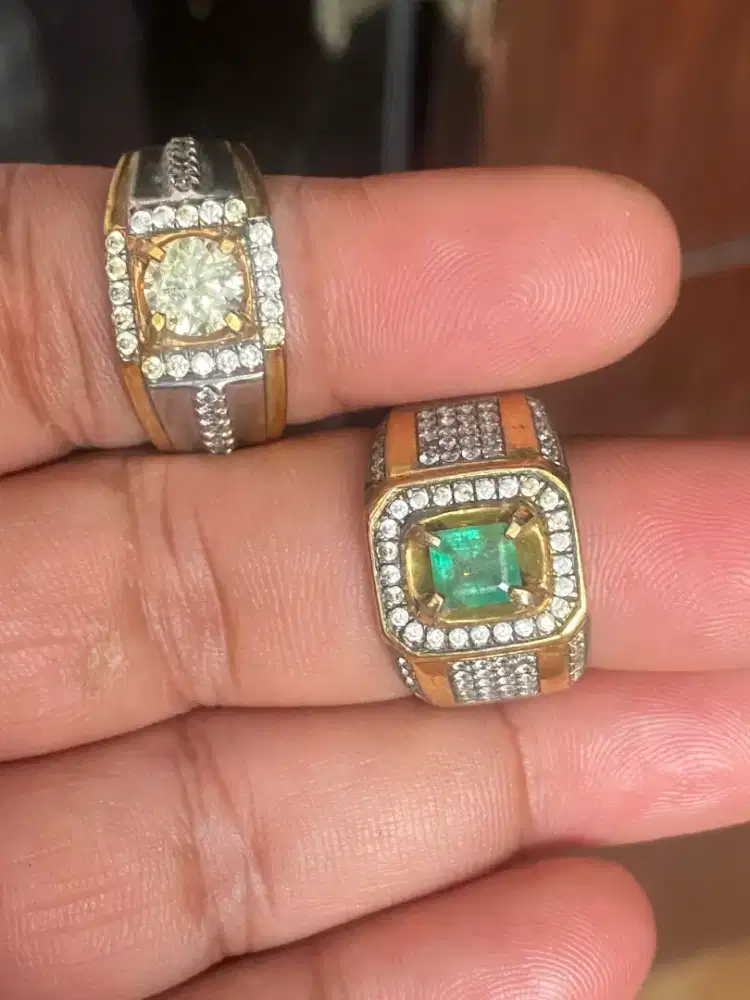 Cincin berlian dan zamrud colombia