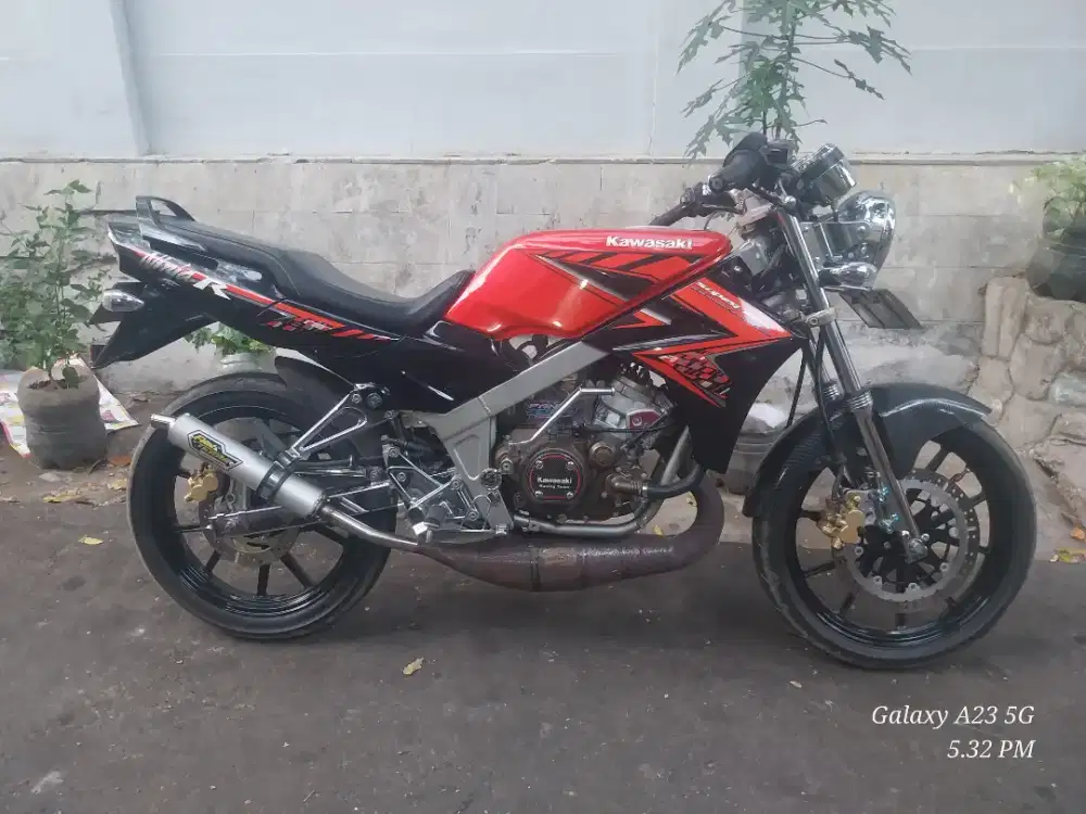 Kawasaki ninja R super kip