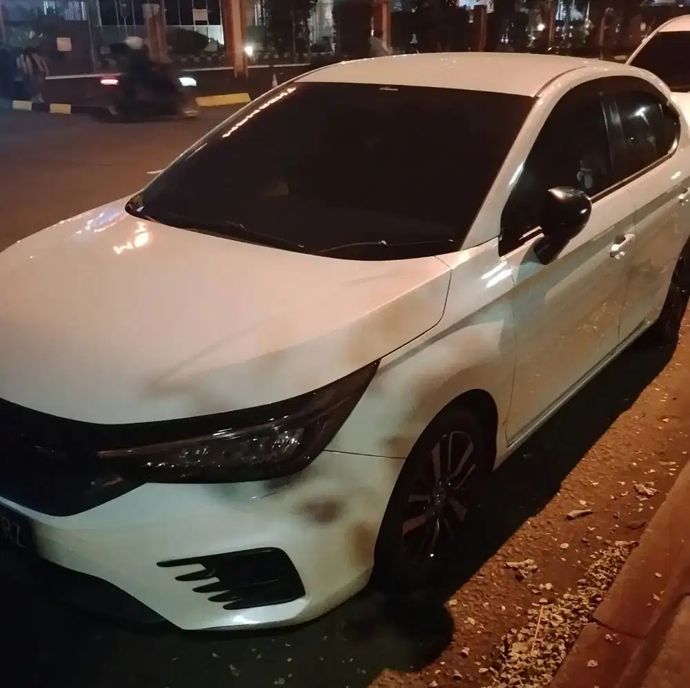 Dijual Mobil Honda City Hatchback RS Putih Tahun 2021 CVT