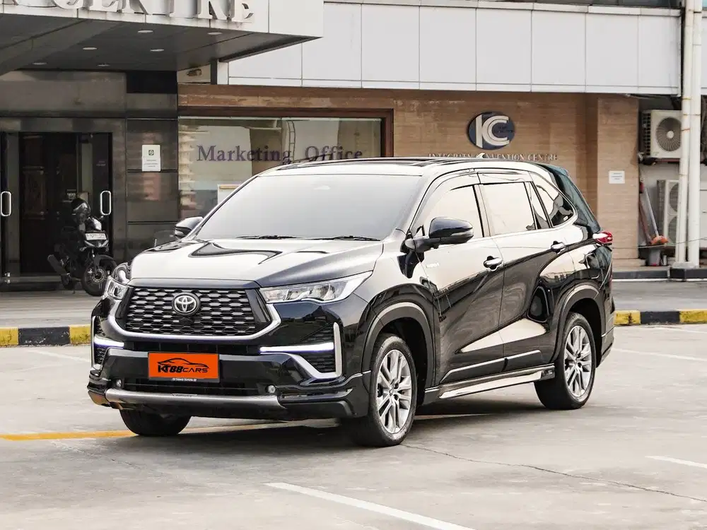 Innova Zenix Q Hybrid  Modelista RSE AT Th 2024
