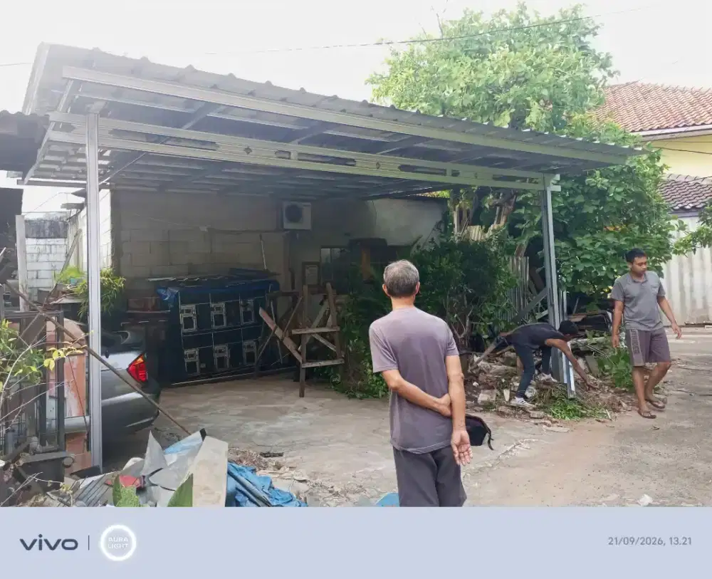 Kanopi baja ringan dan garasi