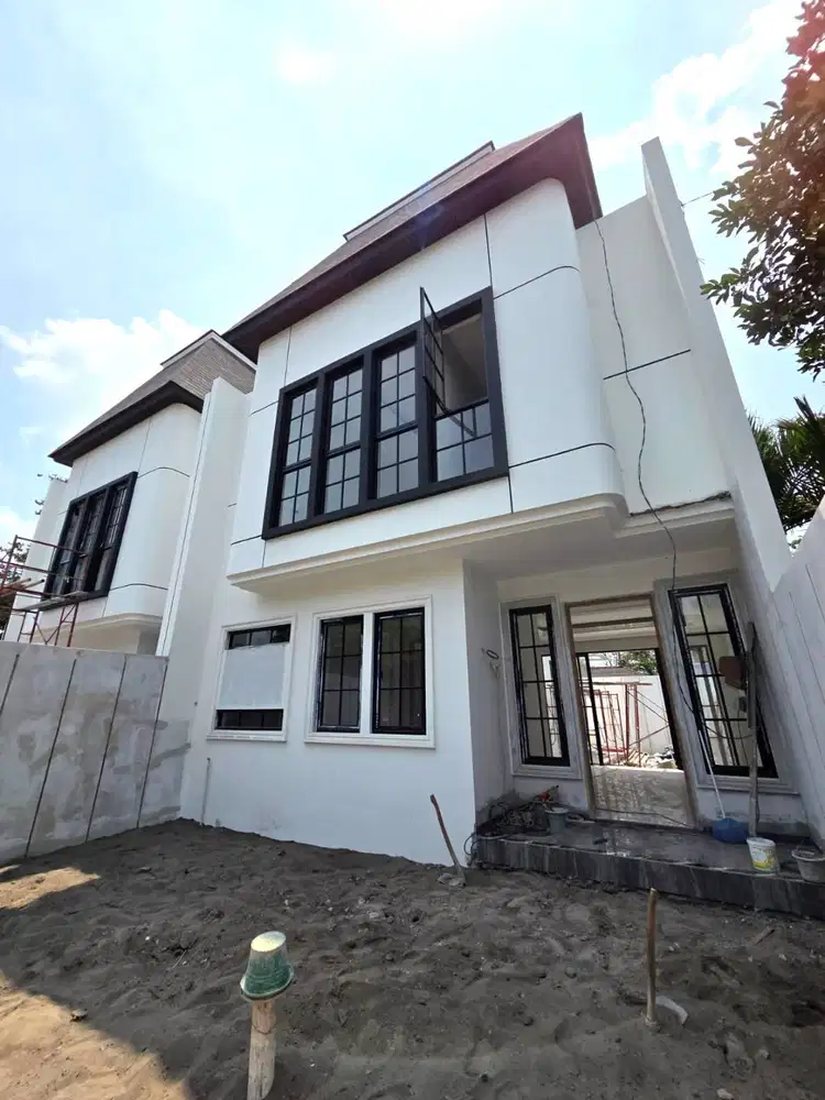 Rumah Klasik Elegan dekat Jalan Damai Palagan